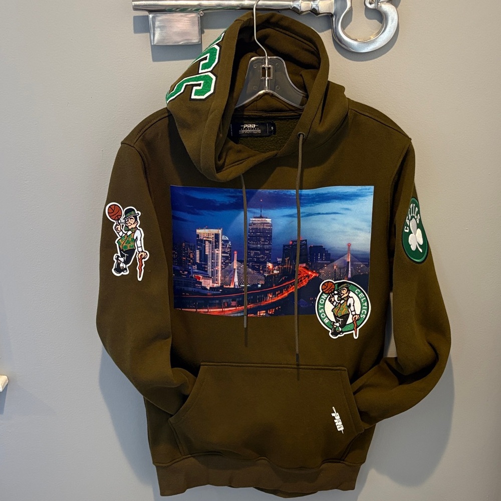 Excellent Condition Pro Standard Boston Celtics Hoodie